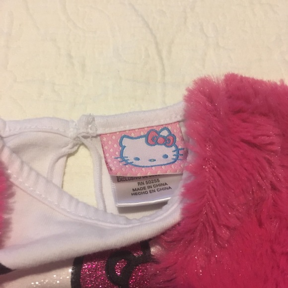 12m (4/$20) 2-Pc Hello Kitty Outfit - Picture 10 of 14